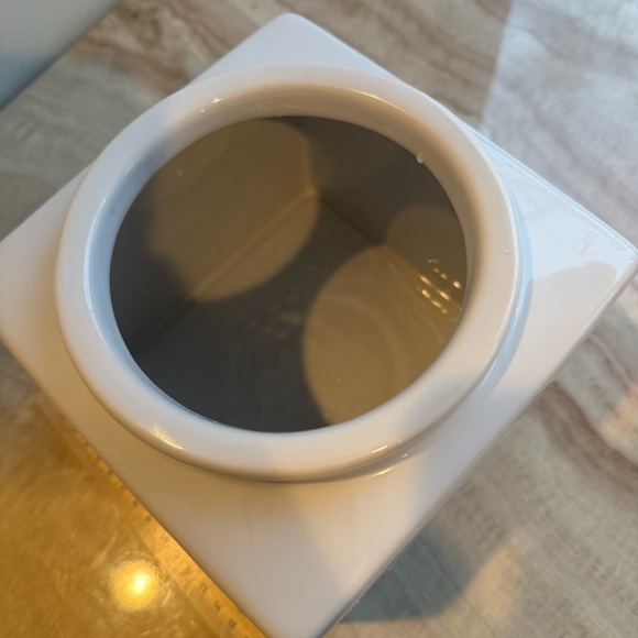 Vintage Neiman Marcus White Ceramic Butterfly Jar - Picture 9 of 11